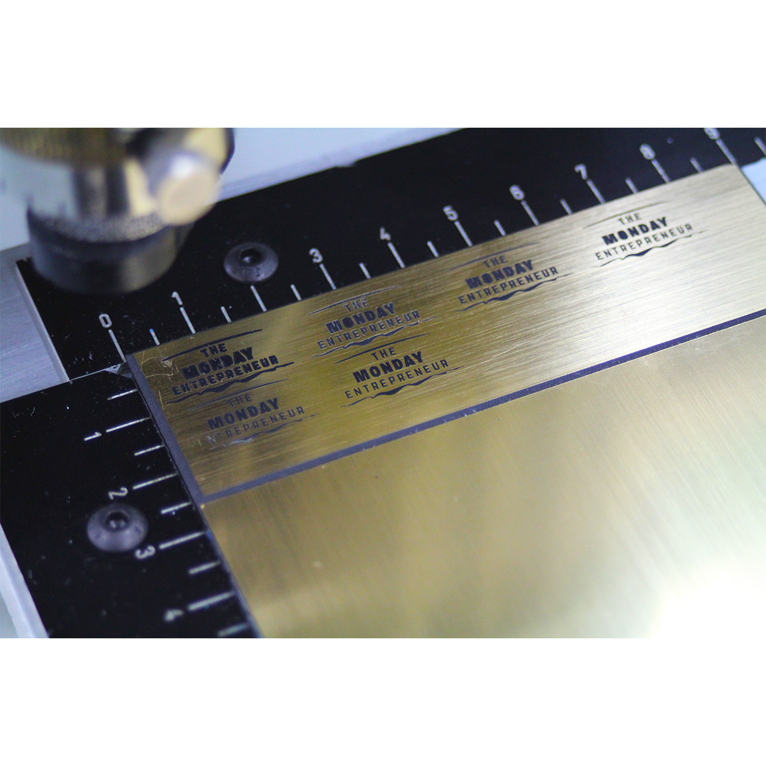 image of badges engraving on the IS400